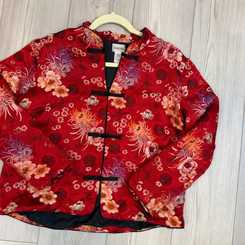 Chico's Red Silk Blend Chinoiserie Floral Frog Closure Jacket Size 1 - Picture 3 of 10